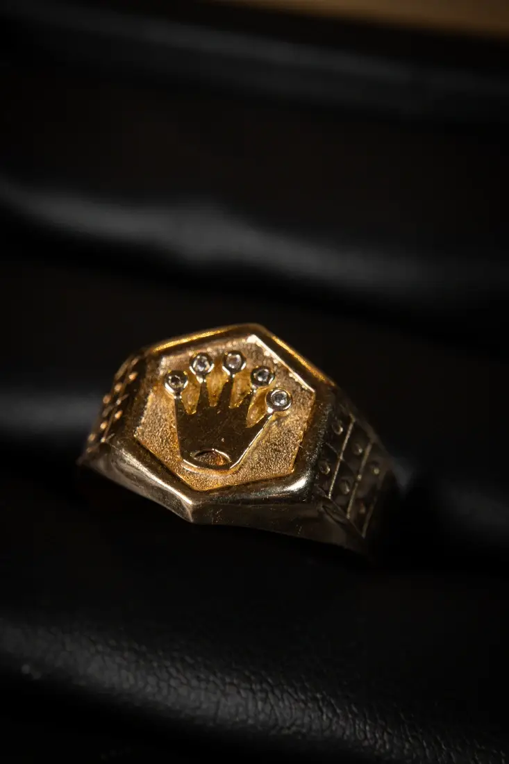 Anillo Corona Octagonal en Oro 18K para Hombre